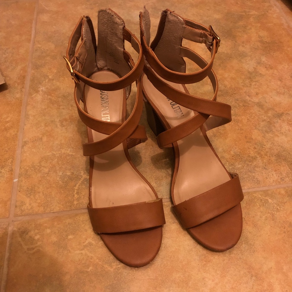 Cosmopolitan Heels Size 9.5